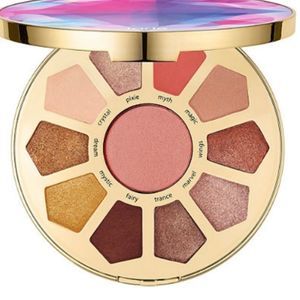 New sugar rush dream on eye & cheek palette